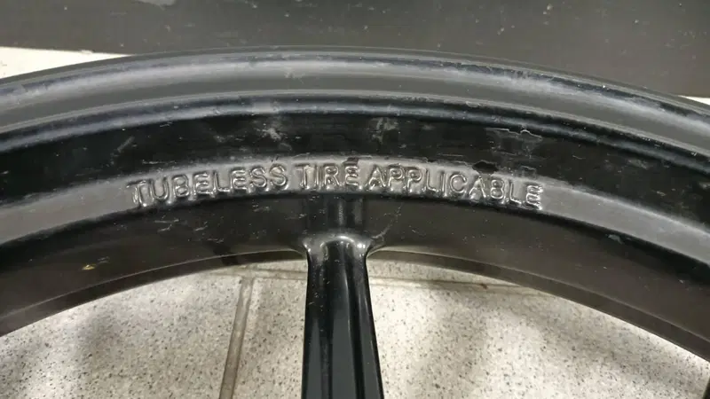 DUCATI SCRAMBLER 800 CERCHI ORIGINALI (3)
