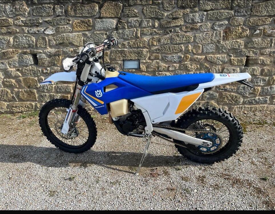 Husqvarna FE 250 (2025) (2)