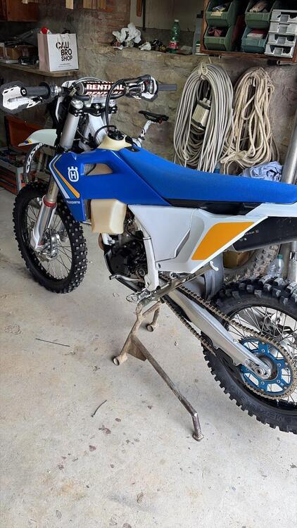 Husqvarna FE 250 (2025) (3)