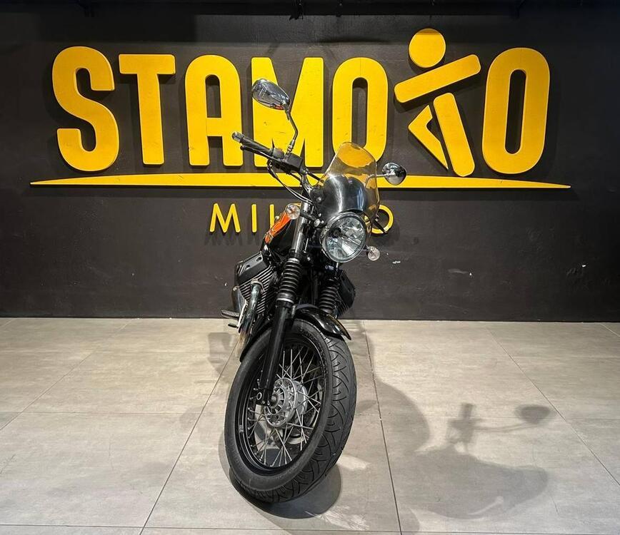 Moto Guzzi V7 II Special (2015 - 17) (2)
