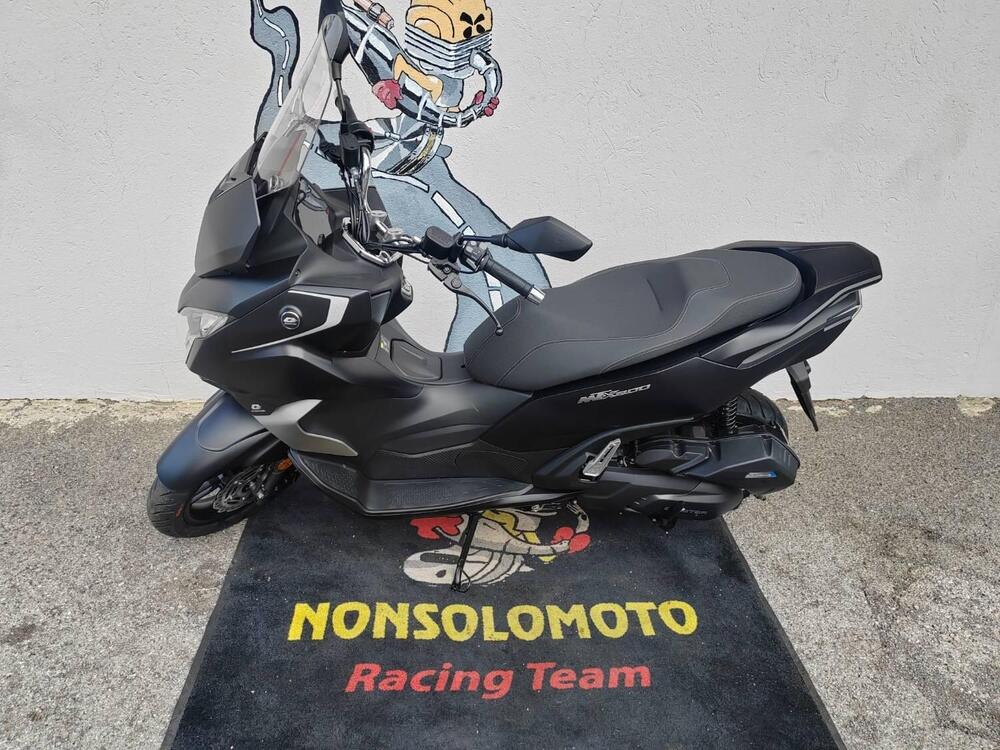 QJ Motor MTX 300 (2025) (3)