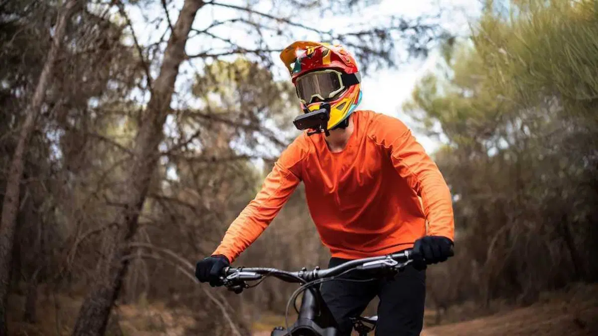 Insta360 X4 Air: la nuova videocamera 8K 360 ultraleggera per chi è sempre in movimento (o in moto!) (4)