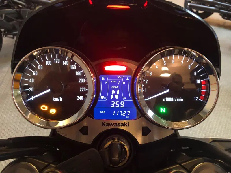 Kawasaki Z 900 RS (2022 - 25) (6)