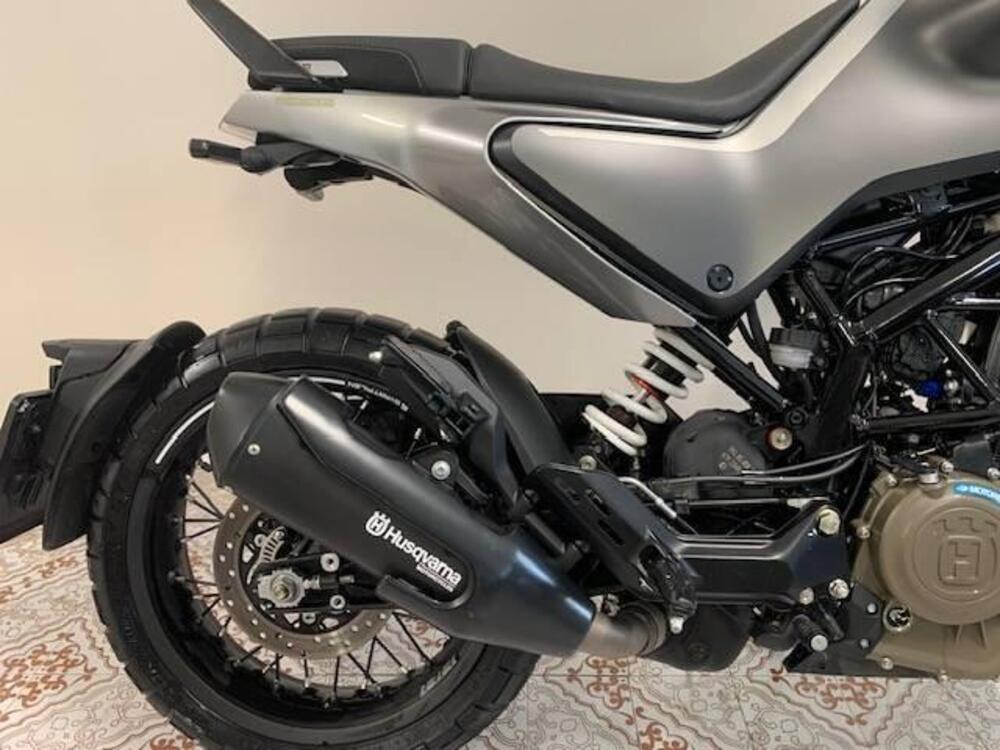 Husqvarna Svartpilen 401 (2021 - 23) (5)