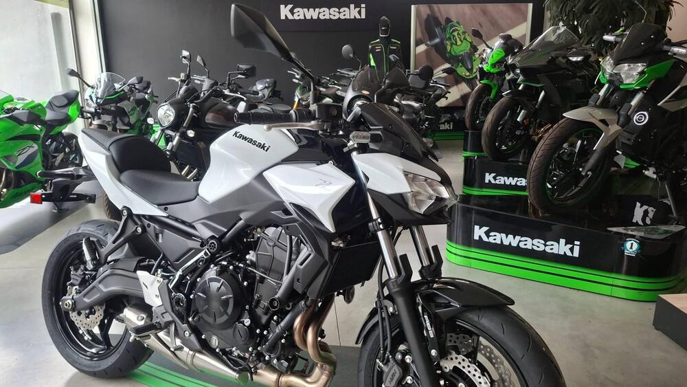 Kawasaki Z 650 (2025 - 26) (2)