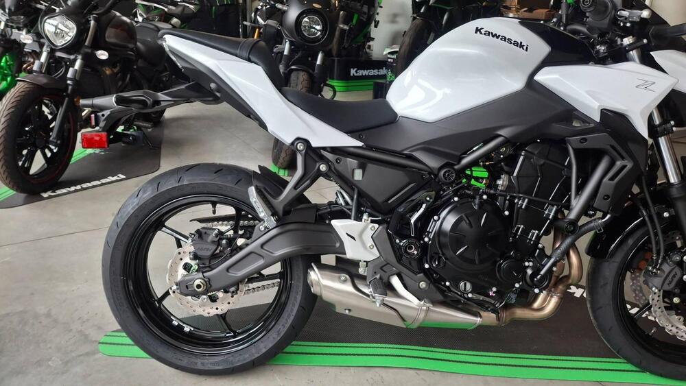 Kawasaki Z 650 (2025 - 26) (4)