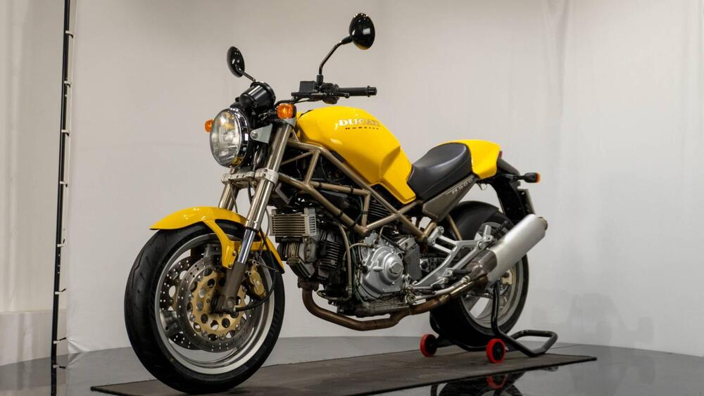 Ducati Monster M900 (2)
