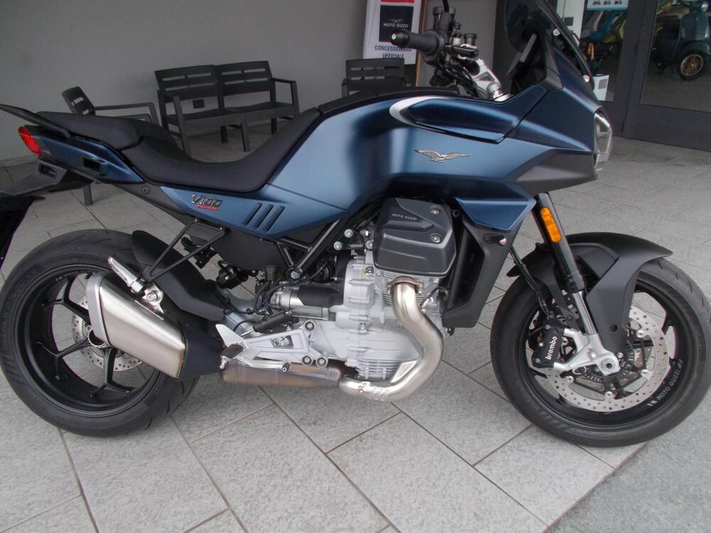Moto Guzzi V100 Mandello (2025) (2)