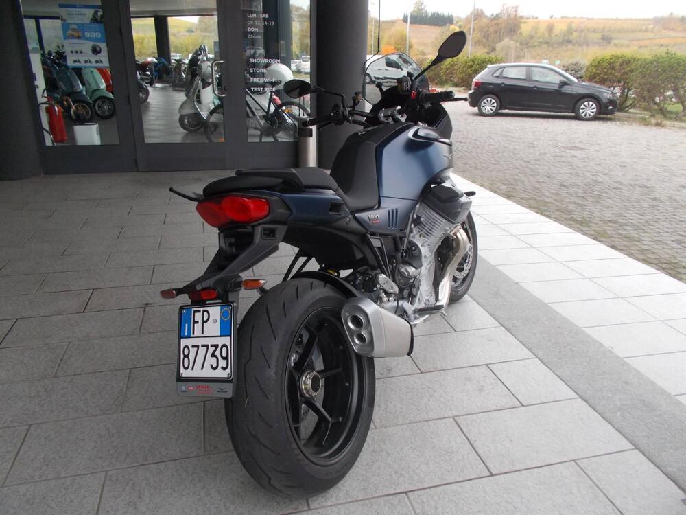 Moto Guzzi V100 Mandello (2025) (3)