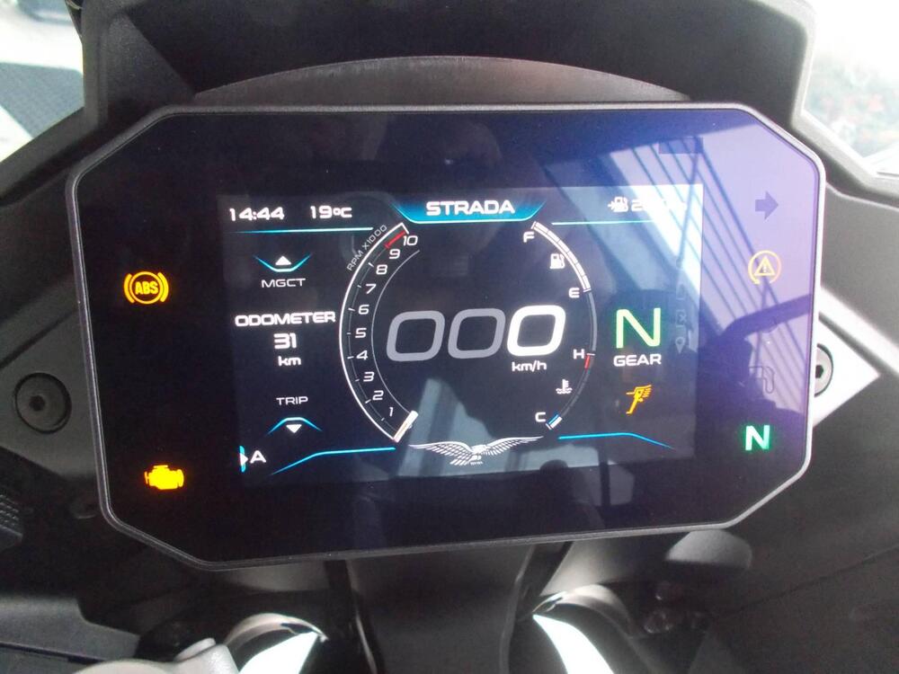 Moto Guzzi V100 Mandello (2025) (5)