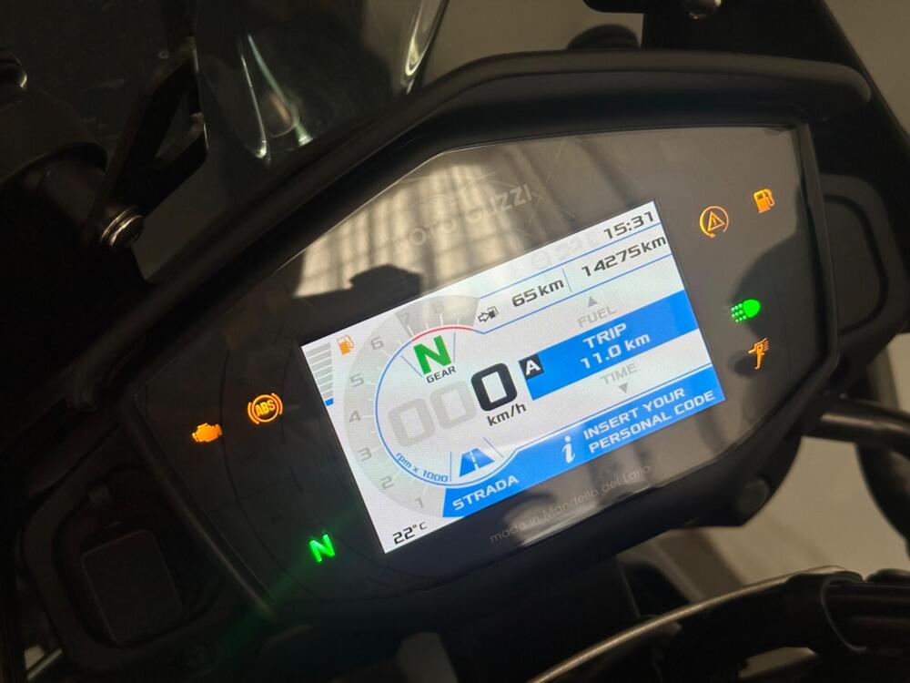 Moto Guzzi V85 TT (2021 - 23) (5)