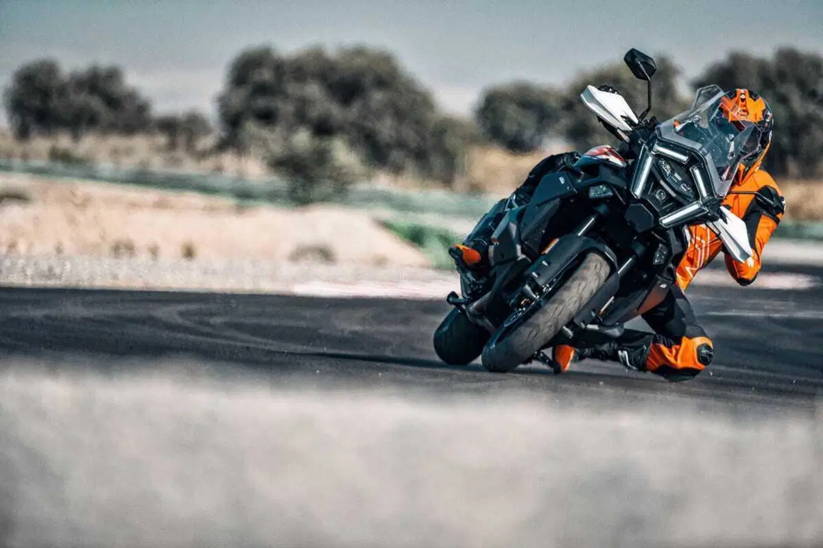 KTM 1390 Super Adventure 2026: sulla versione S EVO arriva il cambio automatico AMT [GALLERY e VIDEO] (15)