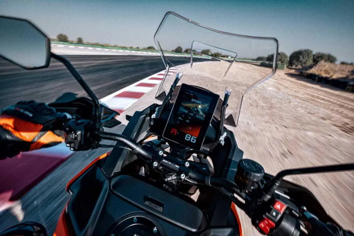 KTM 1390 Super Adventure 2026: sulla versione S EVO arriva il cambio automatico AMT [GALLERY e VIDEO] (26)