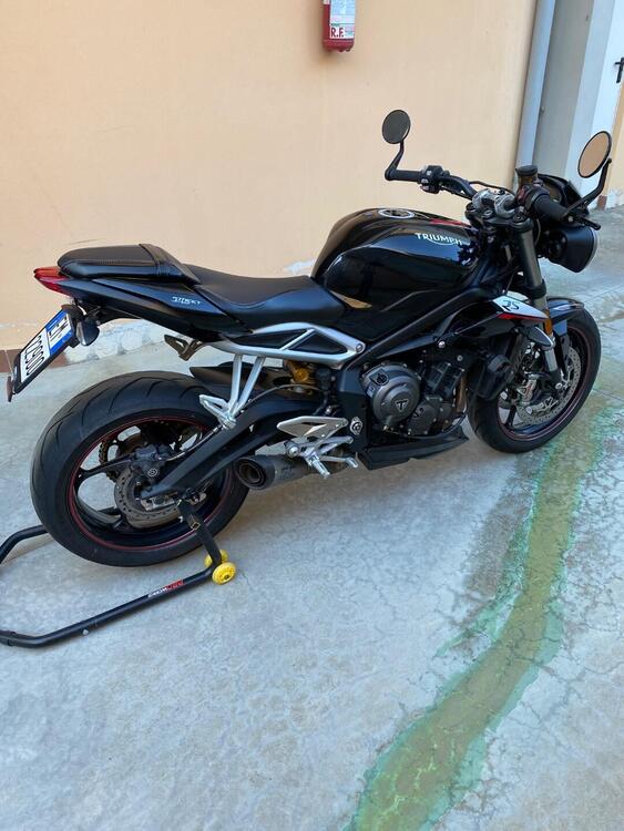 Triumph Street Triple RS (2017 - 19) (2)