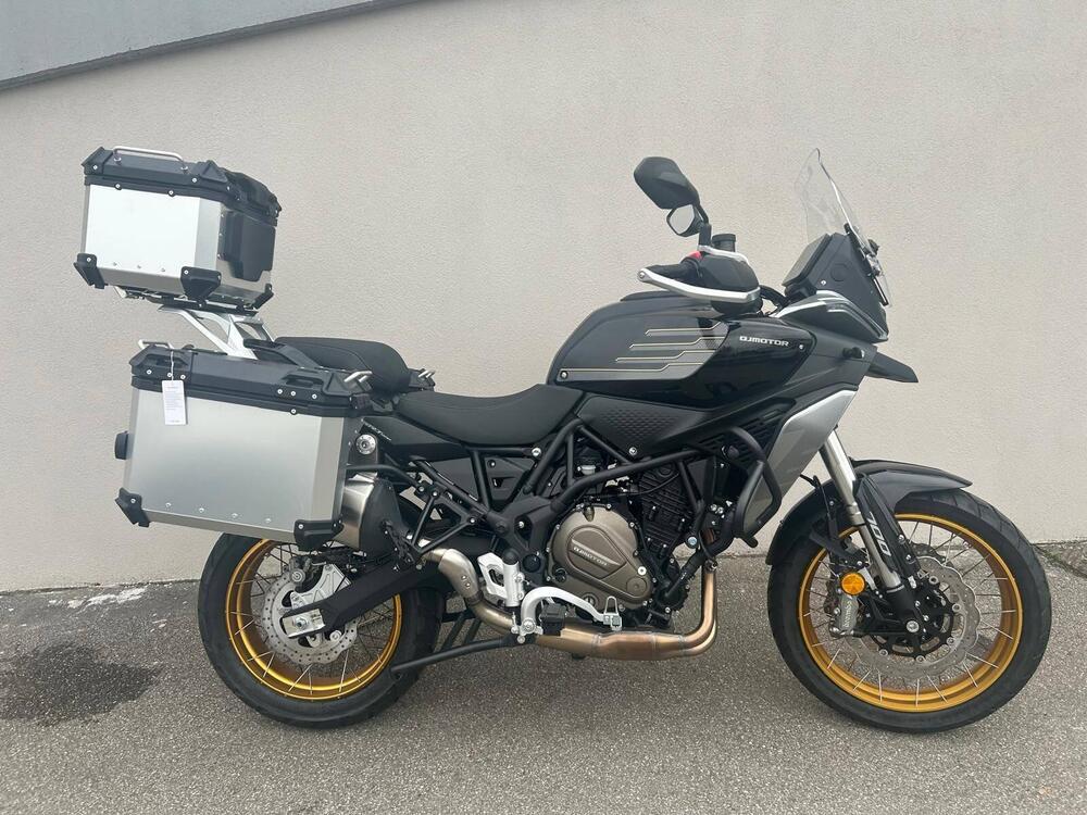 QJ Motor SRT 700 X (2024 - 25)