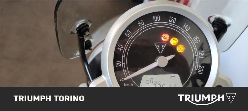 Triumph Street Twin 900 (2016) (3)