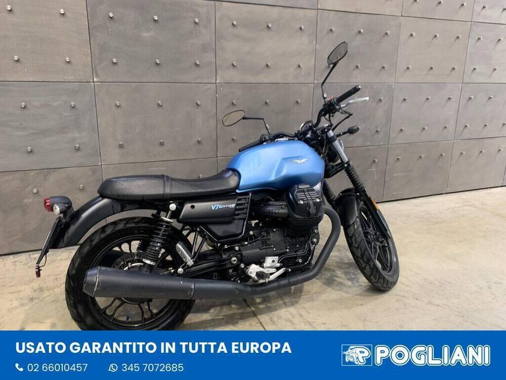 Moto Guzzi V7 III Stone (2017 - 20) (2)