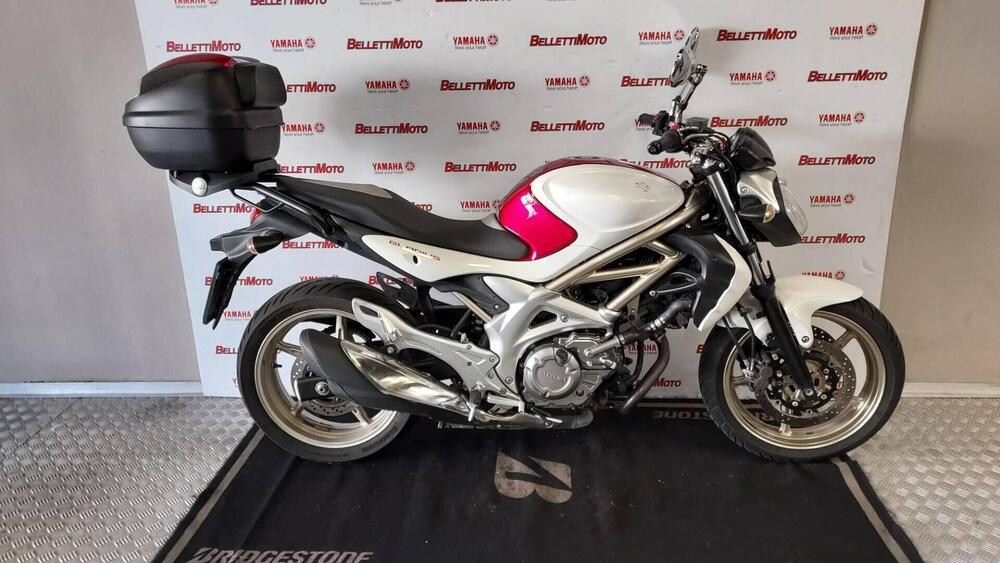 Suzuki Gladius 650 SFV (2009 - 15) (2)