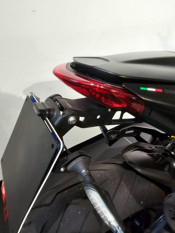 Ducati Monster 937 + (2021 - 25) (5)