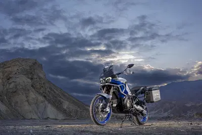 MV Agusta Enduro Veloce 2026: nuove colorazioni e un allestimento completo [VIDEO &amp; GALLERY]