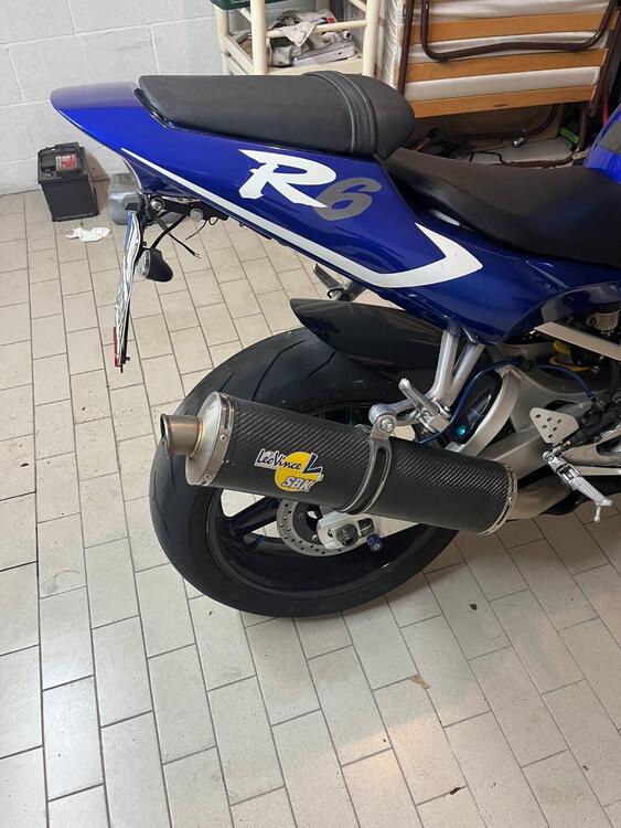 Yamaha YZF R6 (2001 - 02) (4)