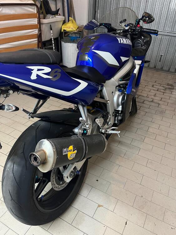 Yamaha YZF R6 (2001 - 02) (5)