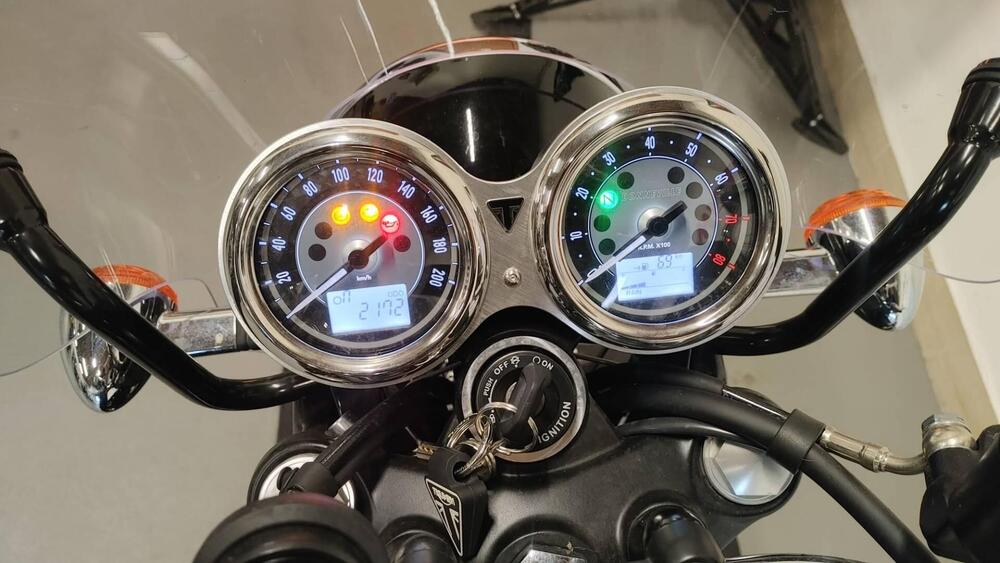 Triumph Bonneville T120 (2021 - 25) (4)