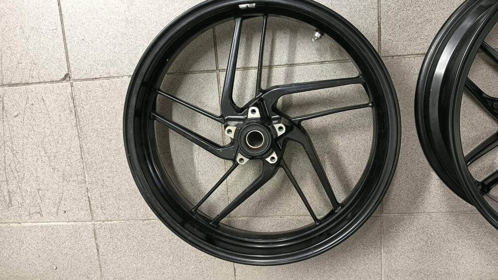 CERCHI DUCATI PANIGALE 899 (3)