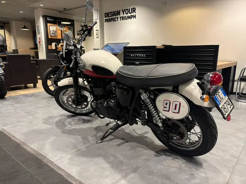 Triumph Scrambler (2006 - 17) (2)