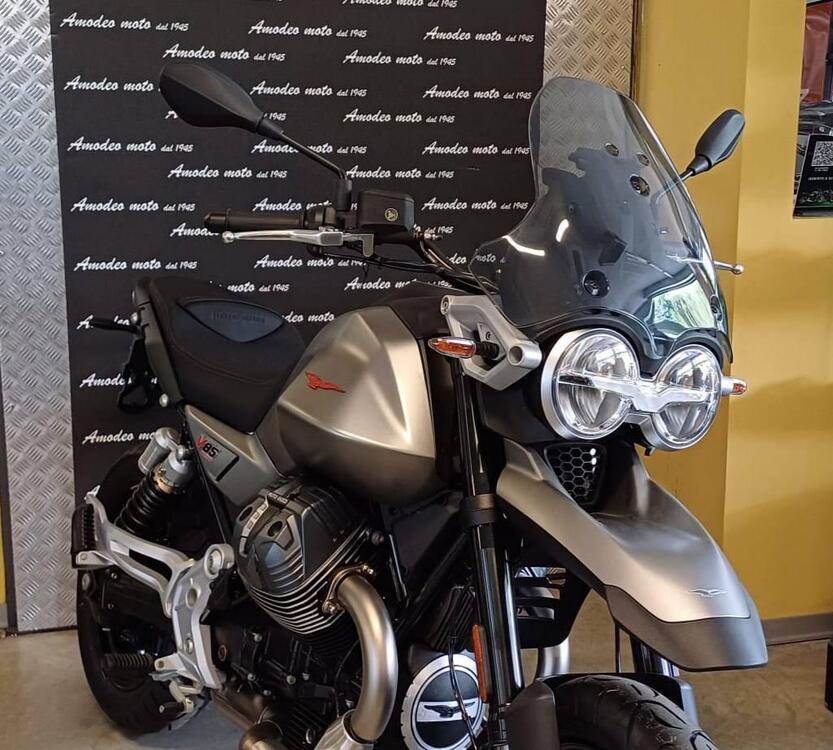 Moto Guzzi V85 Strada (2024 - 25) (2)