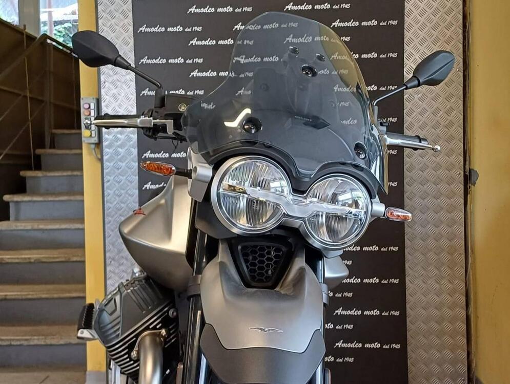 Moto Guzzi V85 Strada (2024 - 25) (3)