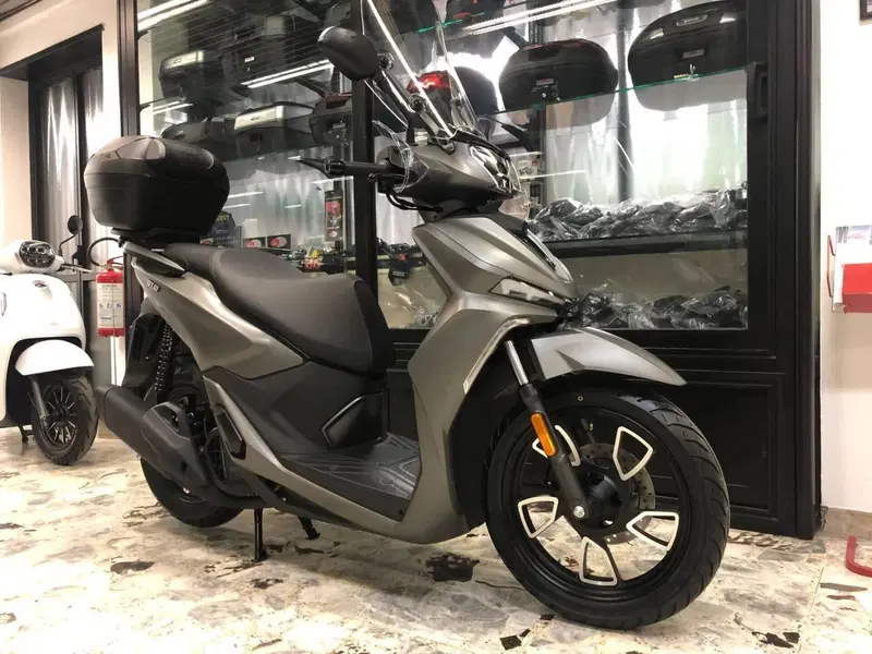 Voge Sfida SR16 200 (2025 - 26) (2)