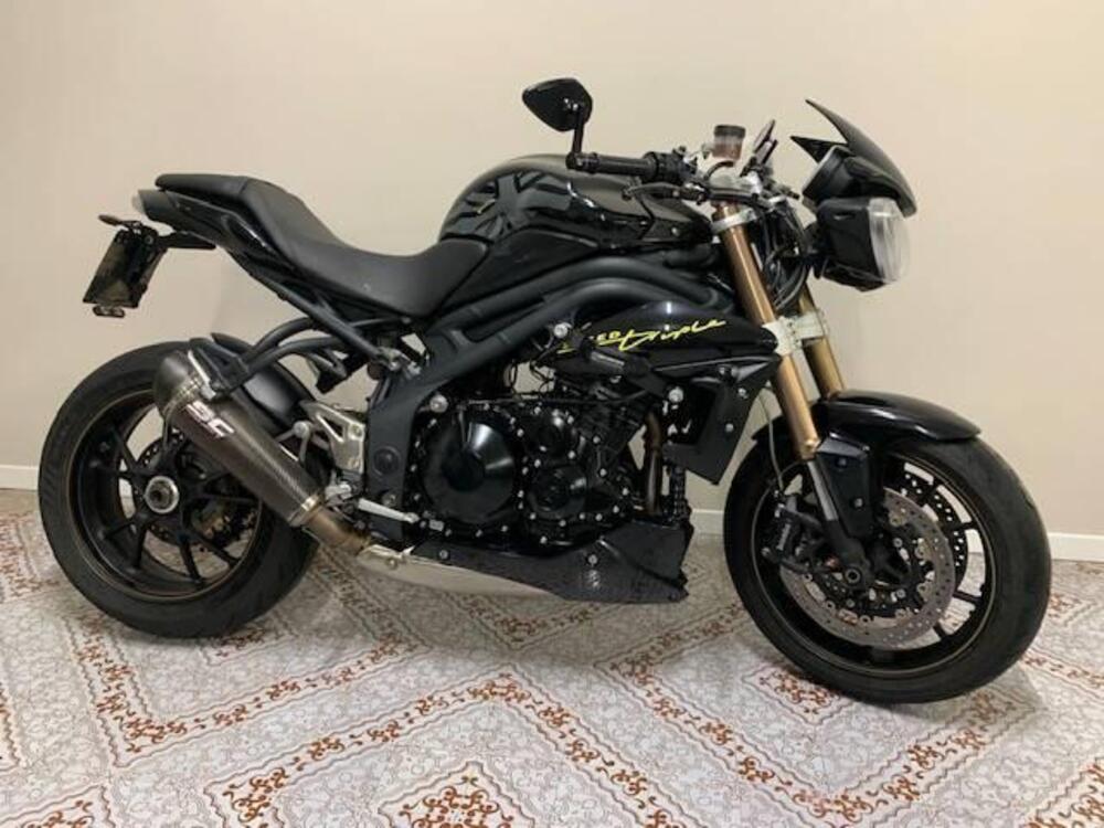 Triumph Speed Triple 1050 ABS (2011 - 15) (2)