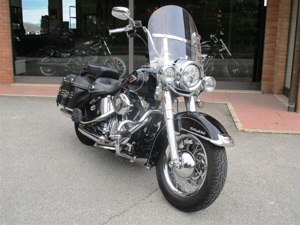 Harley-Davidson 1690 Heritage Classic (2011 - 17) - FLSTC (2)