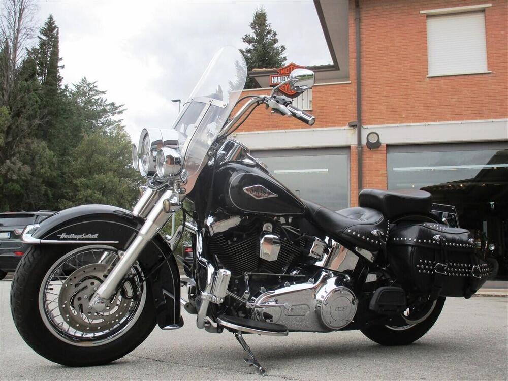 Harley-Davidson 1690 Heritage Classic (2011 - 17) - FLSTC (3)