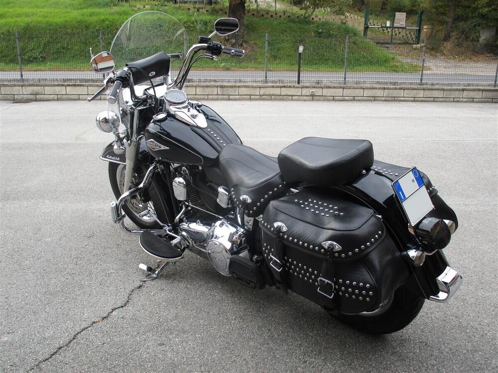 Harley-Davidson 1690 Heritage Classic (2011 - 17) - FLSTC (4)