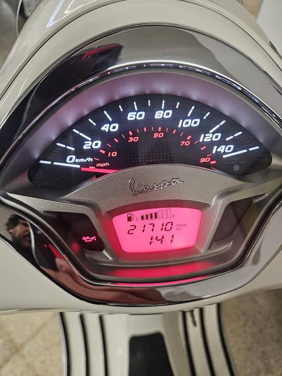 Vespa GTS 300 ABS (2014 - 16) (4)