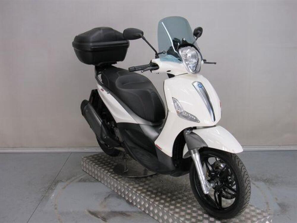 Piaggio Beverly 350 ABS (2016 - 20) (2)