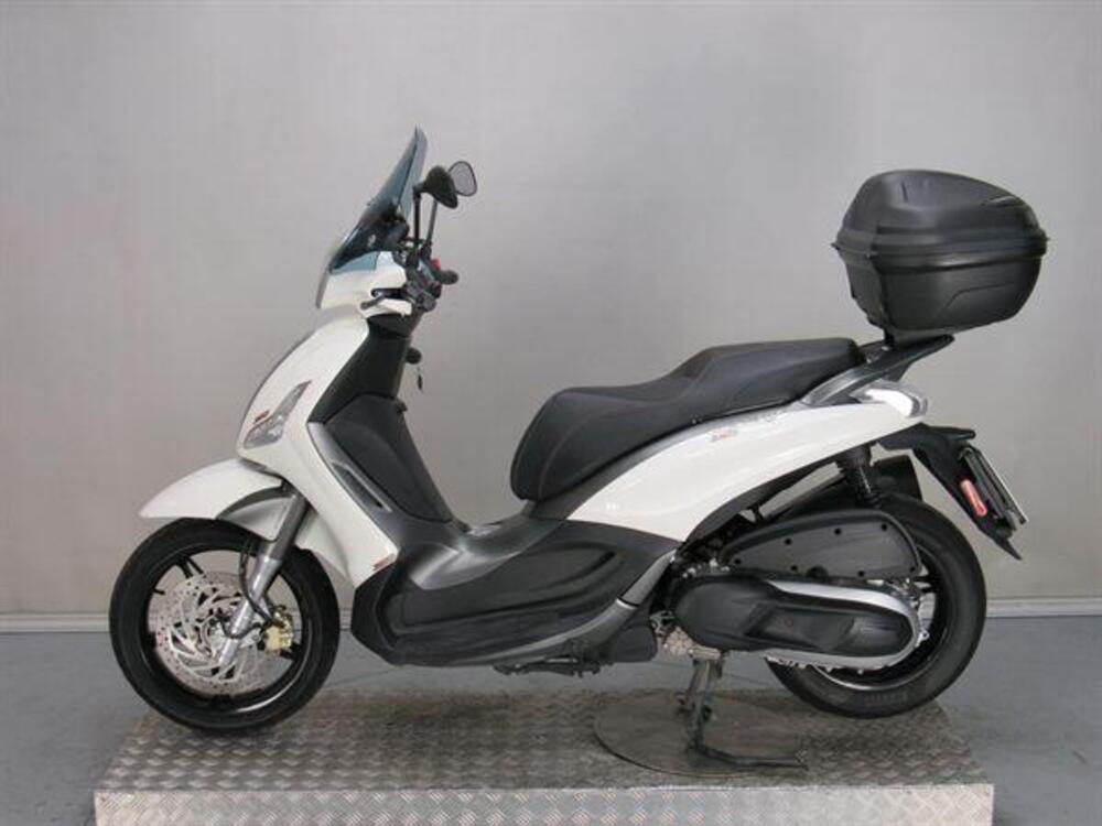 Piaggio Beverly 350 ABS (2016 - 20) (4)