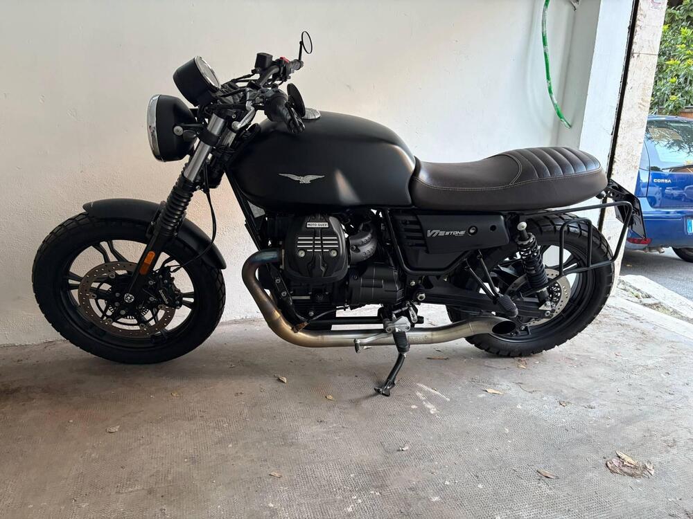 Moto Guzzi V7 III Stone (2017 - 20)
