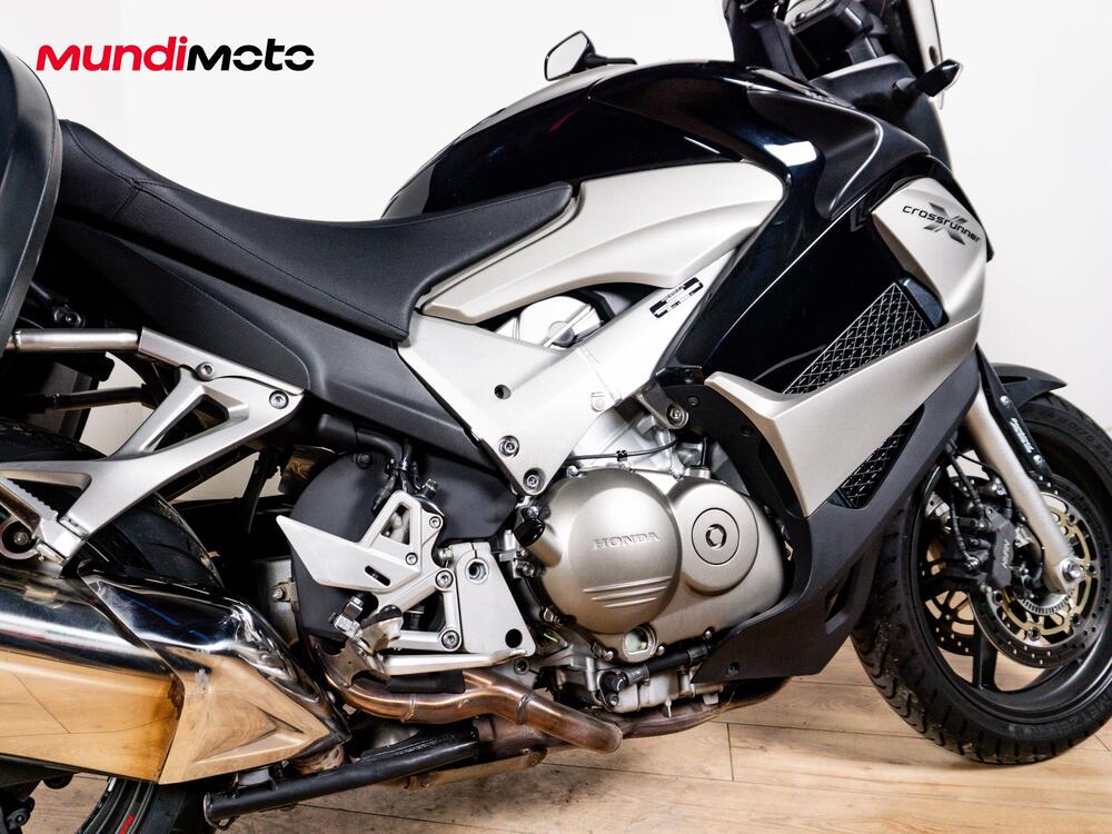 Honda VFR 800 (2002 - 05) (4)