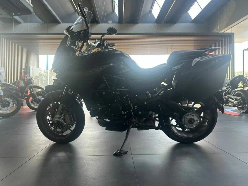 MV Agusta Turismo Veloce 800 Lusso (2021 - 23) (5)