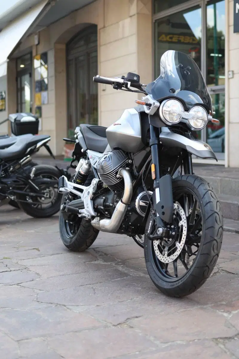 Moto Guzzi V85 Strada (2024 - 26) (3)