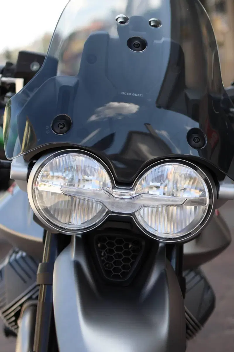 Moto Guzzi V85 Strada (2024 - 26) (15)