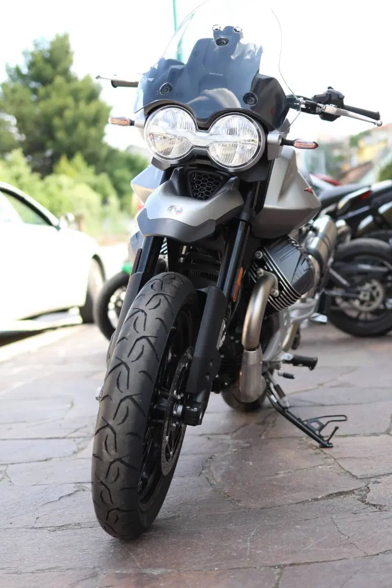 Moto Guzzi V85 Strada (2024 - 26) (8)