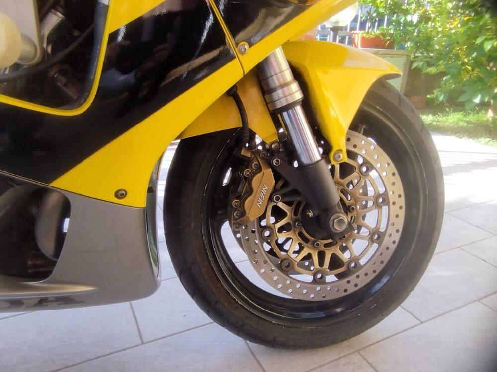 Honda CBR 900 RR Fireblade (2000 - 01) (3)