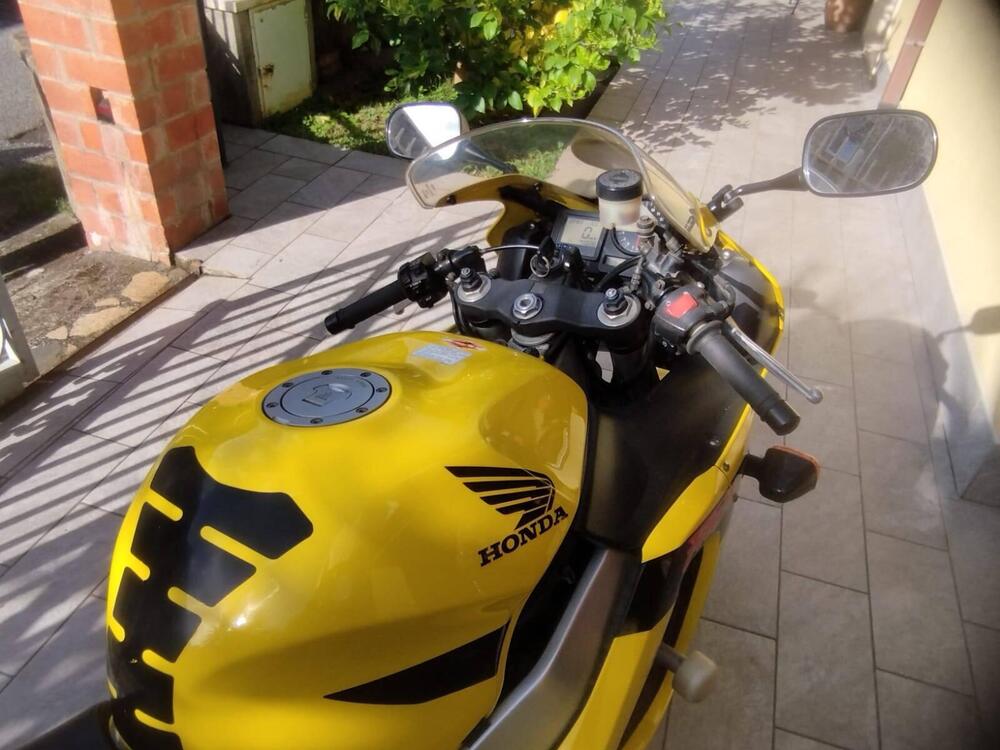 Honda CBR 900 RR Fireblade (2000 - 01) (4)