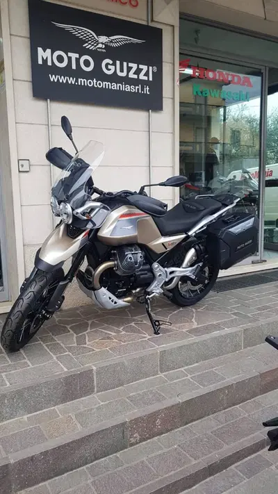 Moto Guzzi V85 TT Travel (2024 - 26) nuova