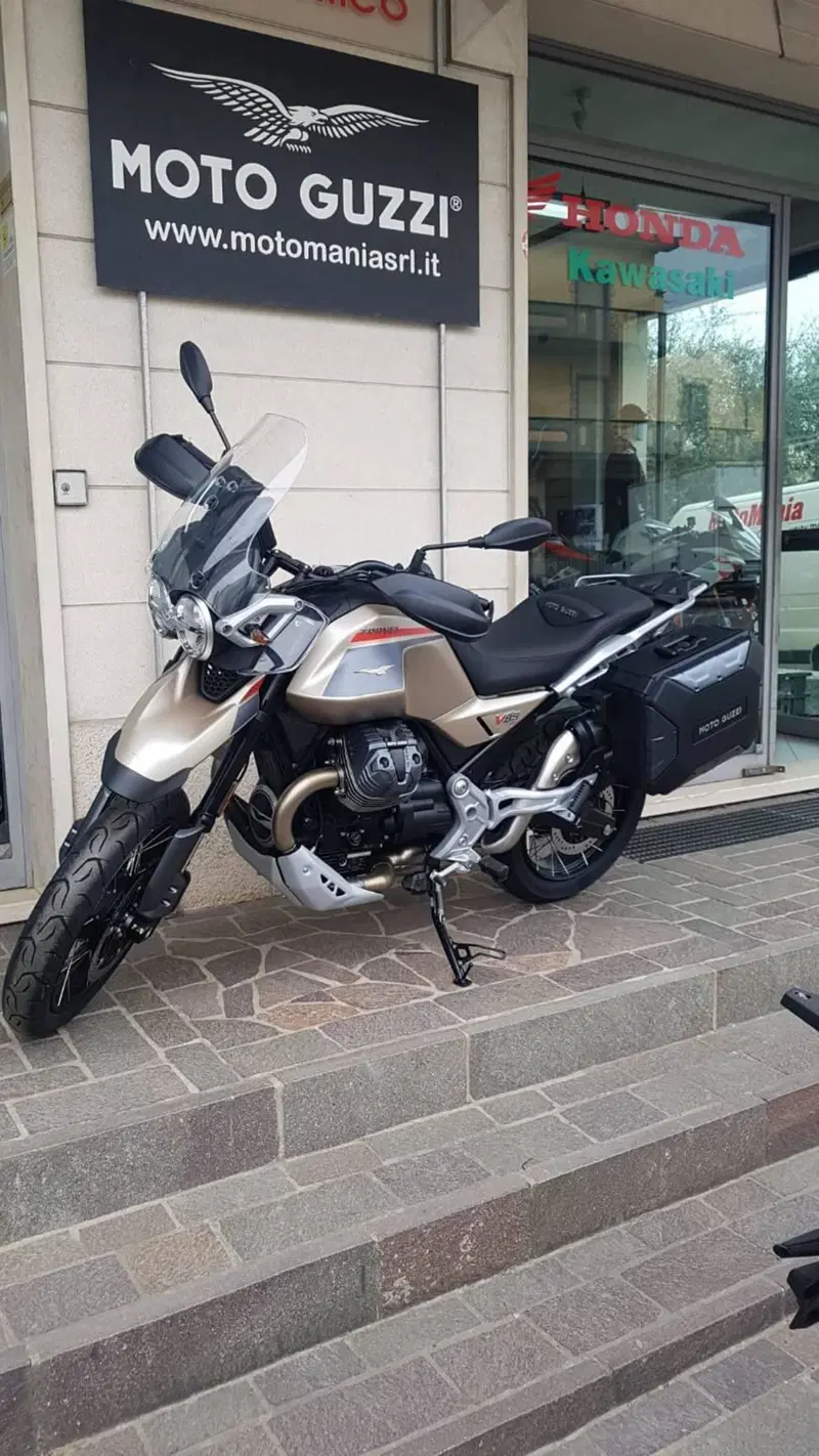 Moto Guzzi V85 TT Travel (2024 - 26)