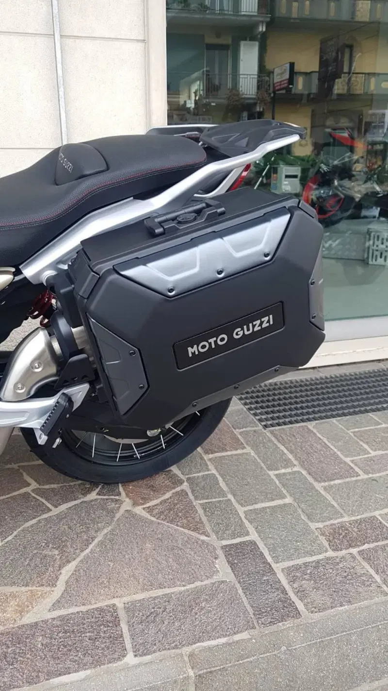 Moto Guzzi V85 TT Travel (2024 - 26) (3)